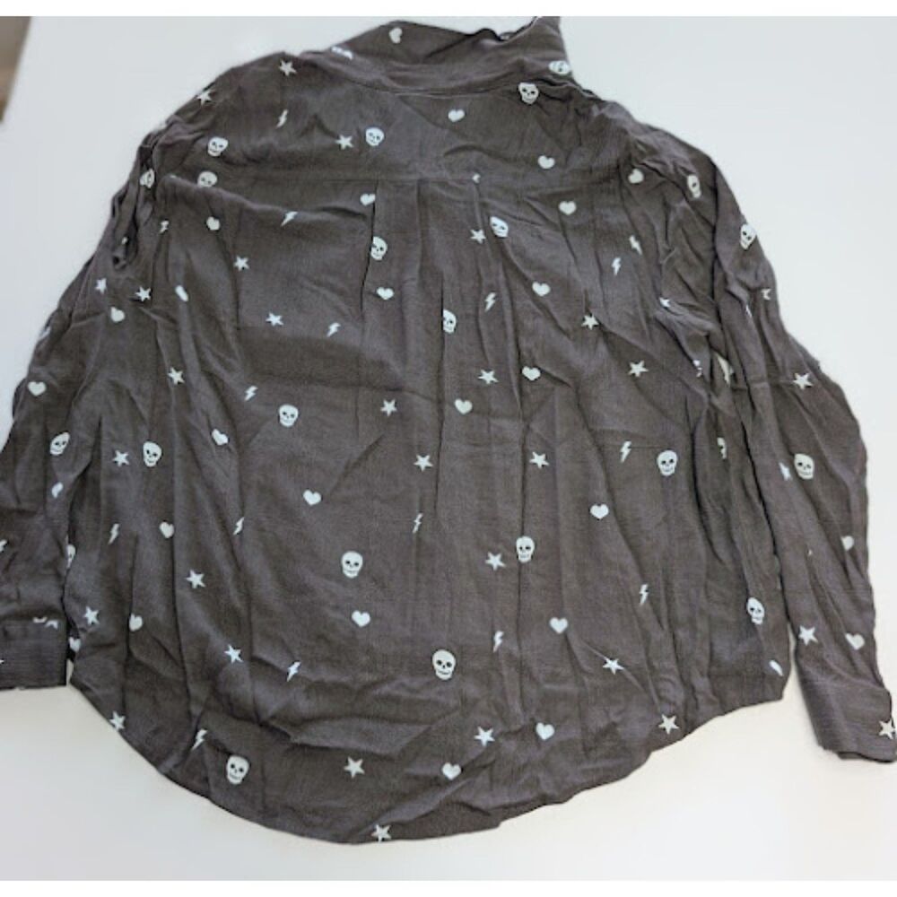 NWT Torrid 1X Skull Dark Grey Lizzie Rayon Crepe Button-Up Long Sleeve Shirt - Picture 5 of 7